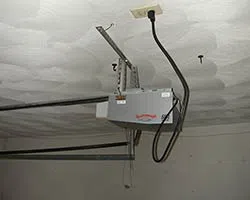 Saugus State Garage Door Service Saugus, MA 781-365-5007 - gar-opener-01